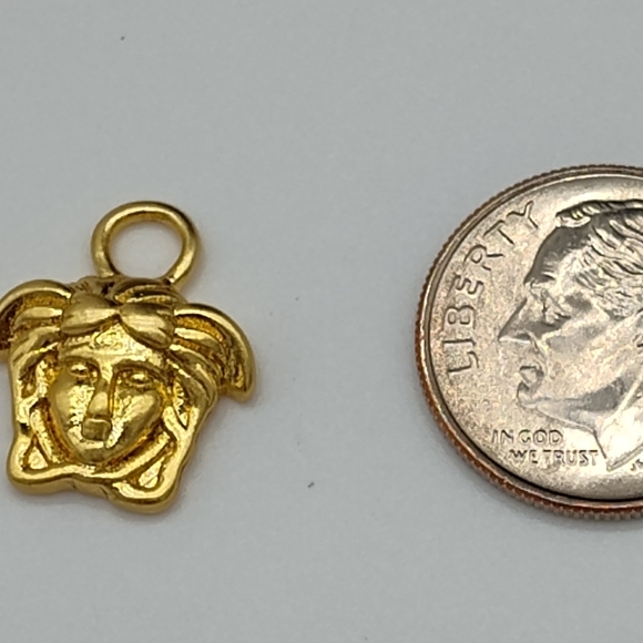 VERSACE Medusa Head Gold Tone Charm Pendant Made in Italy Y2K Vintage - Picture 3 of 4
